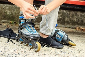 how-to-put-on-inline-skates-properly