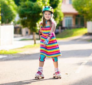 toddler-learning-roller-skates