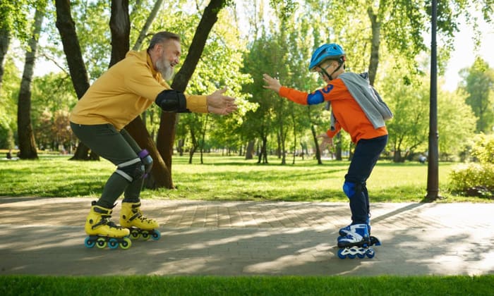Tips-to-Teach-Kids-to-Roller-Skate