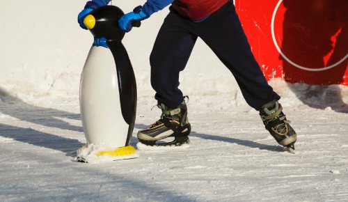 Use-an-ice-skating-aid-for-beginner-Ice-Skating