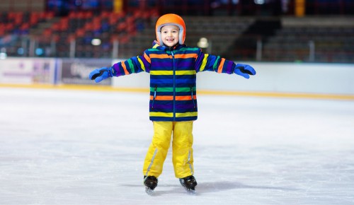 Wear-appropriate-clothing-tip-for-beginner-Ice-Skating